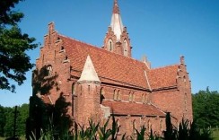 Kościół filialny pod wezwaniem Matki Boskiej Królowej Polski - powiększ